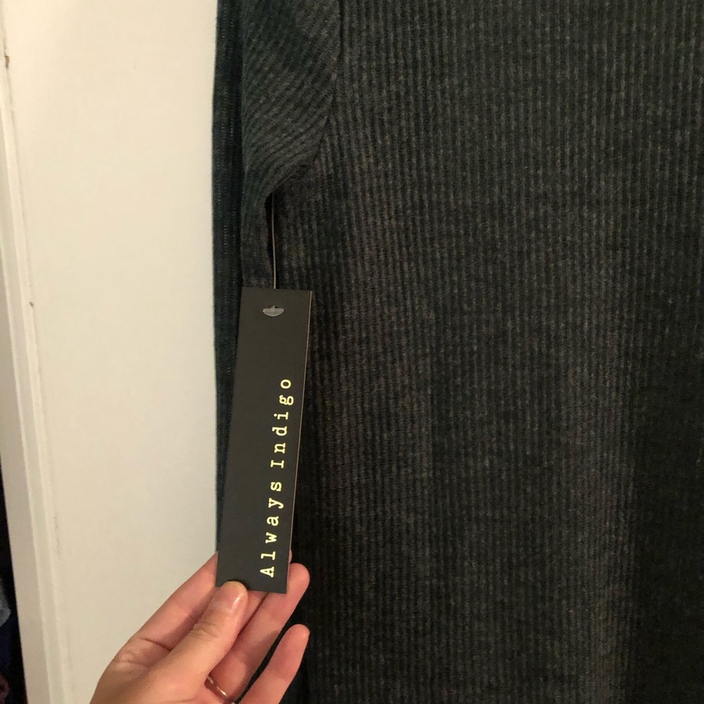 Sweater - Picture 3 of 5